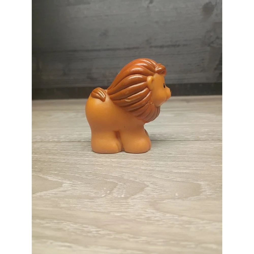 2002 Fisher-Price Little People Lion with Big Mane Figure Standing